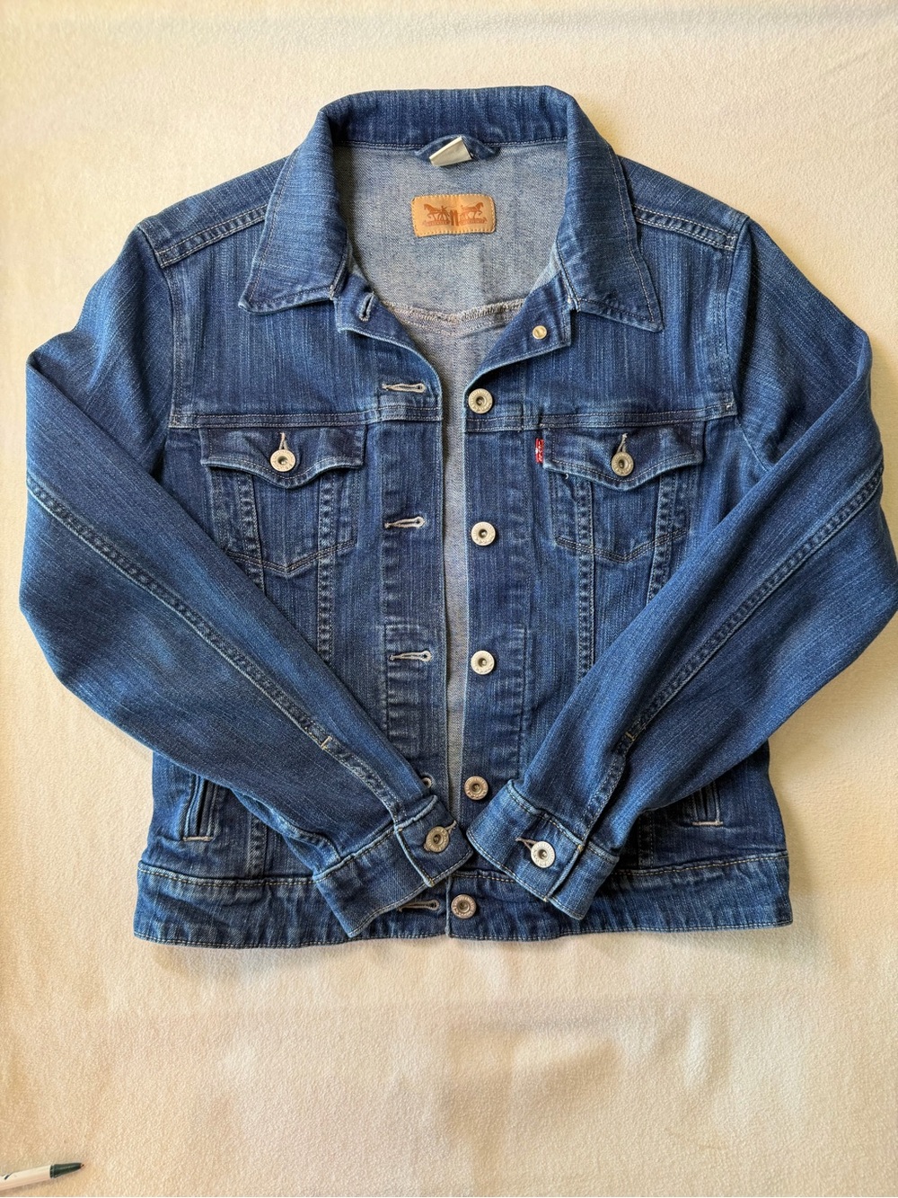 Levi’s Denim Jean Jacket Women’s Blue Trucker Classic Red Tab Medium Wash